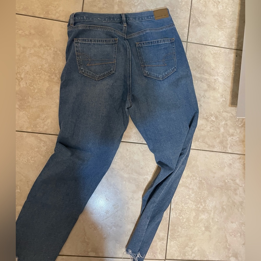 American eagle mom jeans size 8 no rips high rise